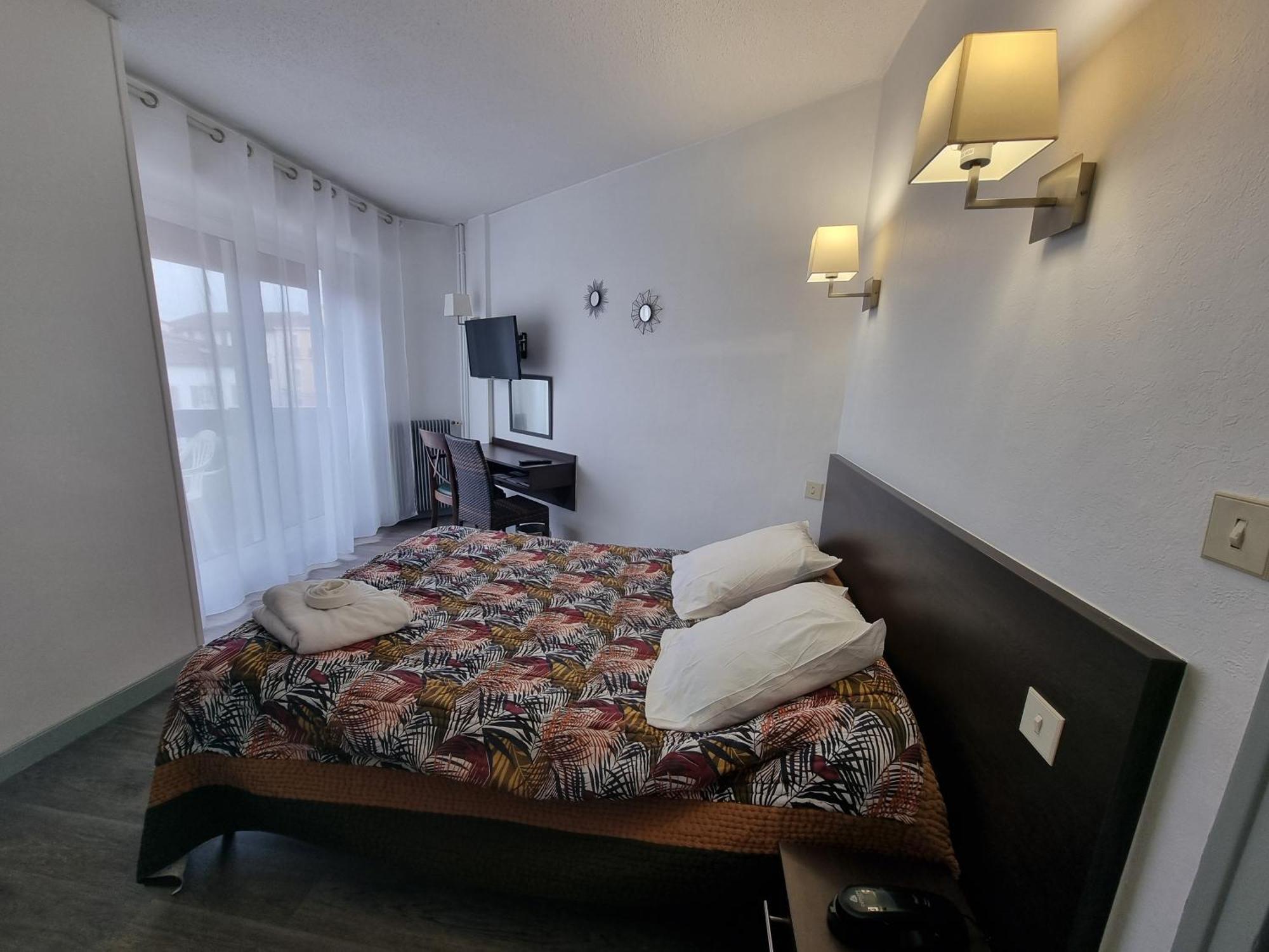 Hotel Le Vascon Dax Exteriör bild