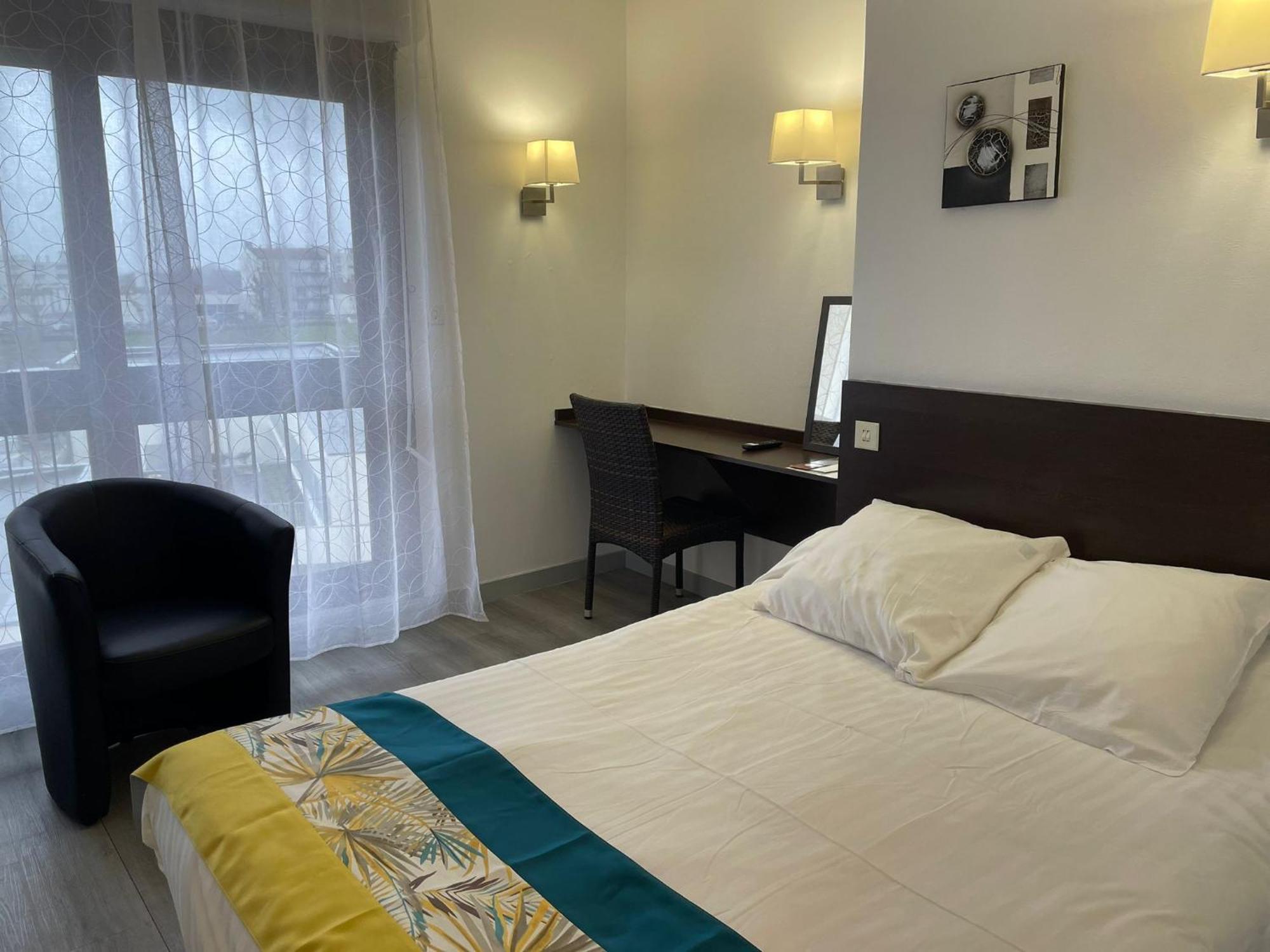 Hotel Le Vascon Dax Exteriör bild